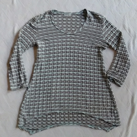 Textured Knit Asymmetrical Tunic by Plume & Thread - Picture 5 of 8